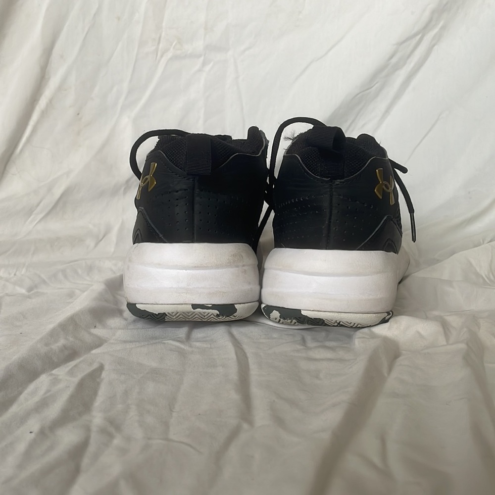 Black basketball shoes - Picture 6 of 9